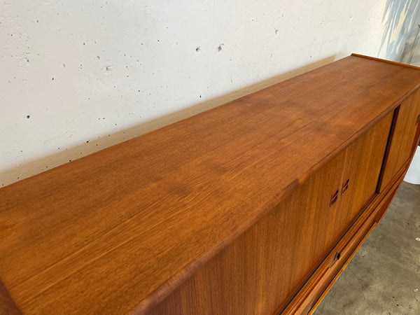 ラージキャビネット by Aerthoj Jensen ＆ Molholm Herning