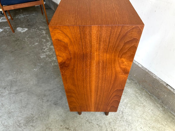 ブックシェルフ