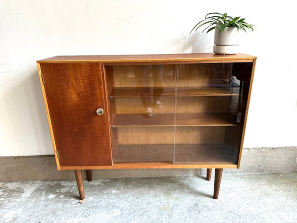 ディスプレイキャビネット