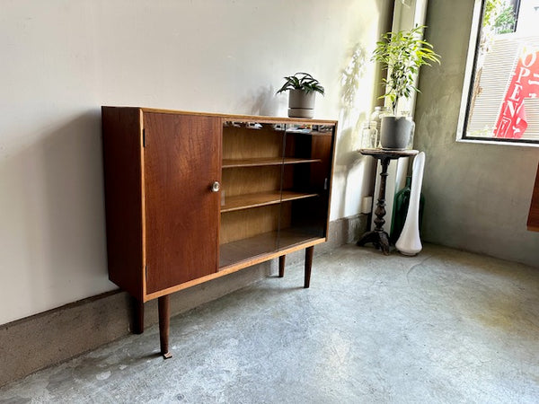 ディスプレイキャビネット