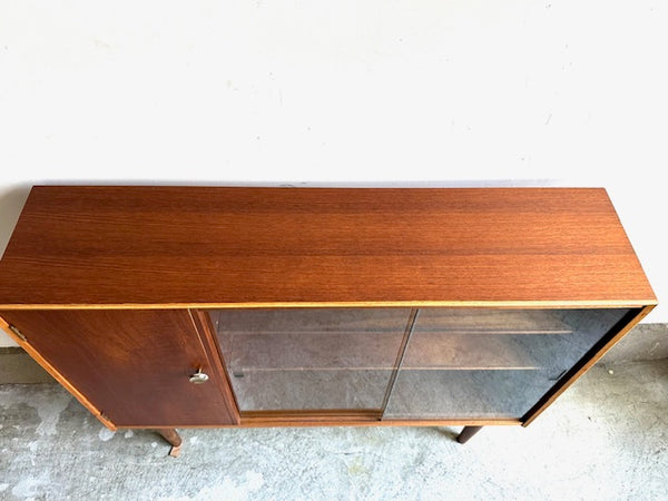 ディスプレイキャビネット