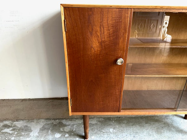 ディスプレイキャビネット