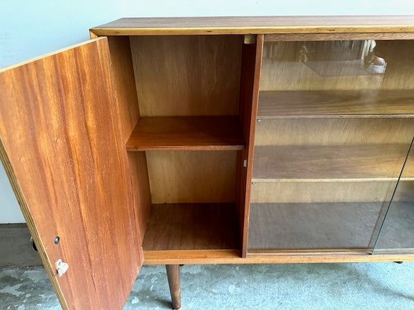 ディスプレイキャビネット