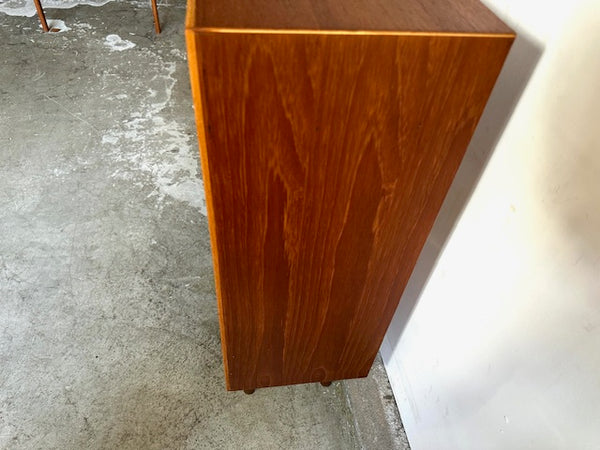 ディスプレイキャビネット