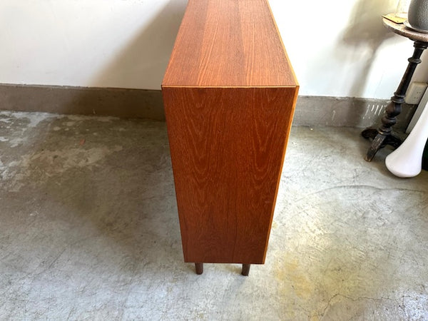 ディスプレイキャビネット