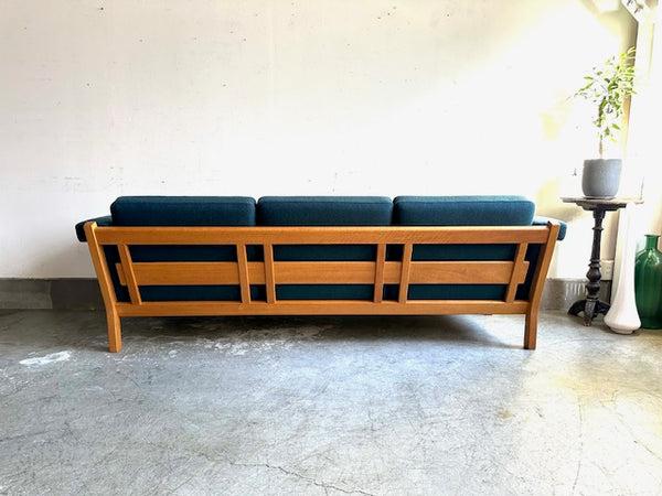 3シーターソファ"GE40-3" by Hans J.Wegner for GETAMA