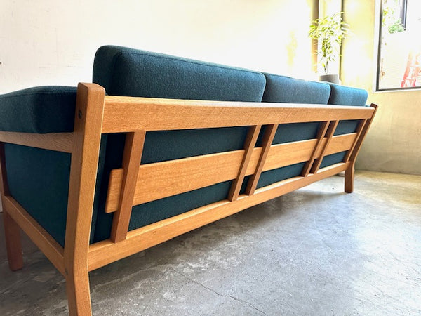 3シーターソファ"GE40-3" by Hans J.Wegner for GETAMA