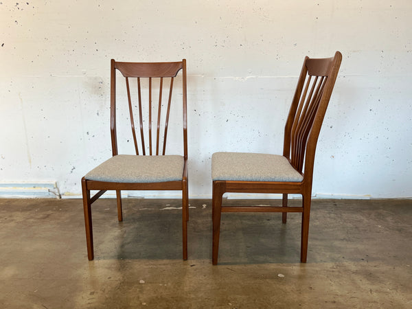 ダイニングチェア2脚セット by NATHAN