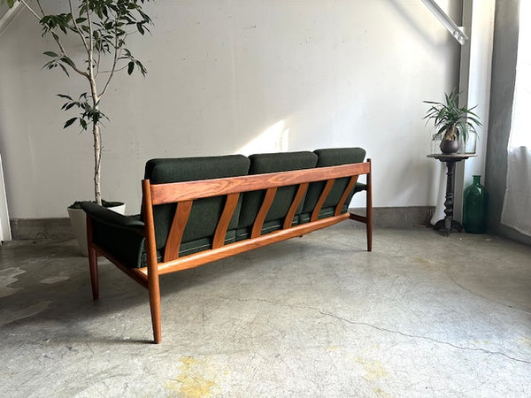 3シーターソファ "Model 118" by Grete Jalk for France&Son