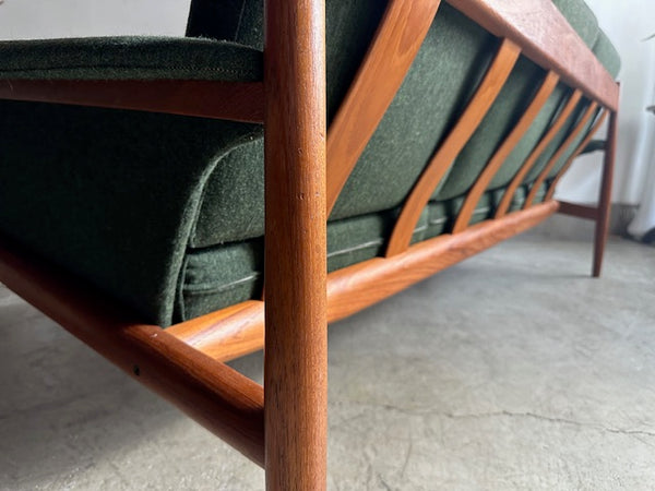 3シーターソファ "Model 118" by Grete Jalk for France&Son