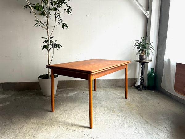 ドローリーフテーブル