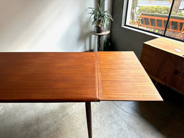 ドローリーフテーブル