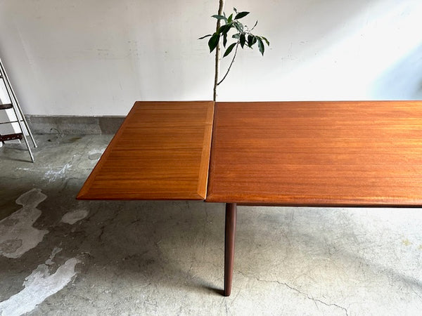 ドローリーフテーブル