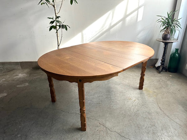 ラウンドテーブル by Henry Kjaernulf for CJ Rosengaarden