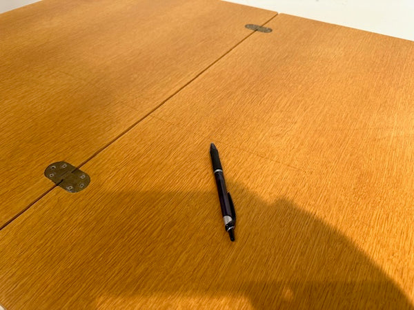 フォールディングテーブル