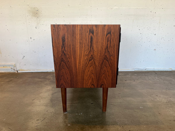 キャビネット