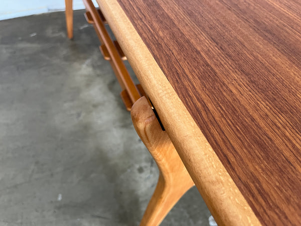 コーヒーテーブル