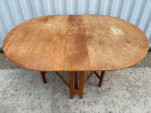 ゲートレッグテーブル by Jentique