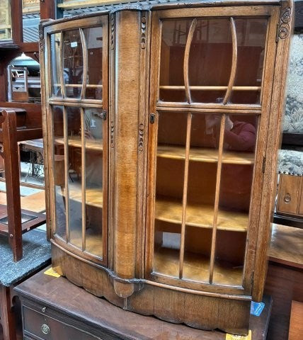 アンティークガラスキャビネット