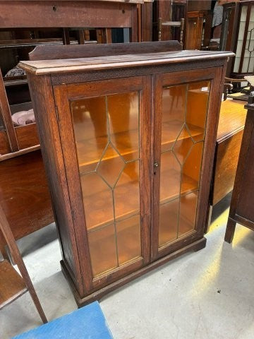アンティークガラスキャビネット