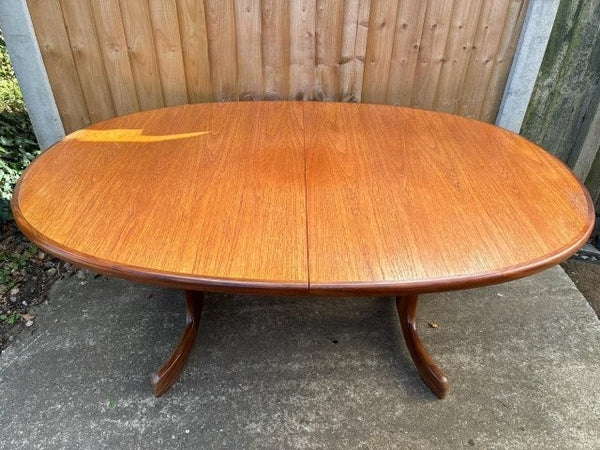 オーバルエクステンションテーブル by G-PLAN