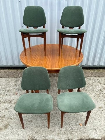 ラウンドテーブル&ダイニングチェアセット